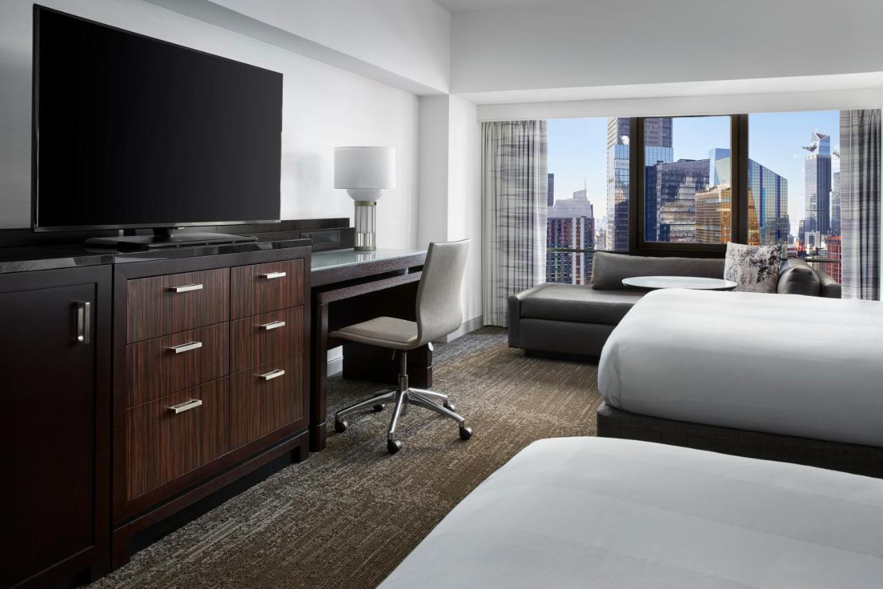Superior Double Room Two Double Beds Times Square View Hearing Accessible,1773695720:JPEG